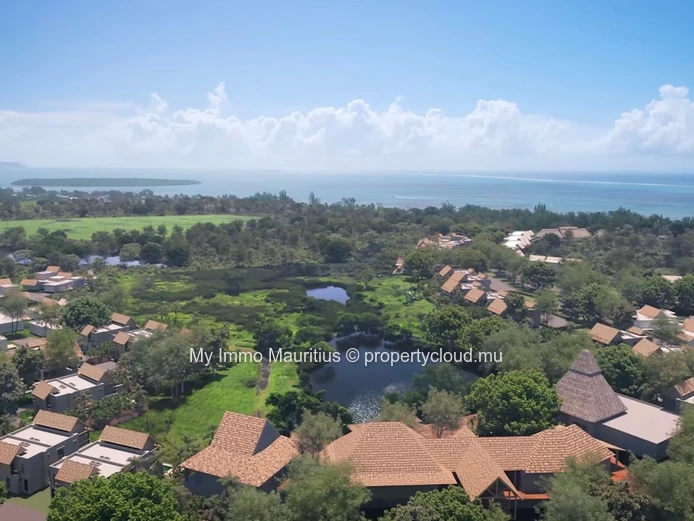 3-Bedroom Duplex with Private Pool – Pointe d’Esny Le Village