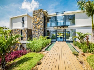 5 Bedroom Villa