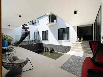 5 Bedroom House