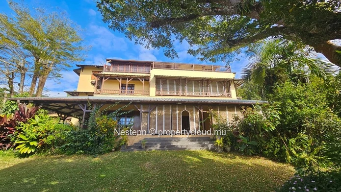 Prestigious property ideal for a head office or offices