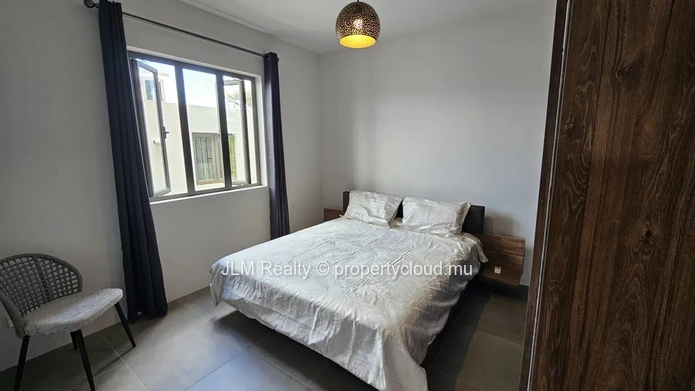 Contemporary apartment with access to a shared pool for sale in Cascavelle, Mauritius, close to all amenities
