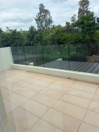 Maison de Ville Moderne avec Piscine Privée – Accessible aux Acheteurs Étrangers