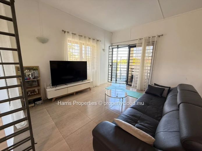 Appartement meublé au rez-de-chaussée à louer à Mon Choisy