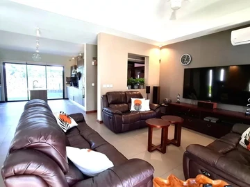 4 Bedroom Villa