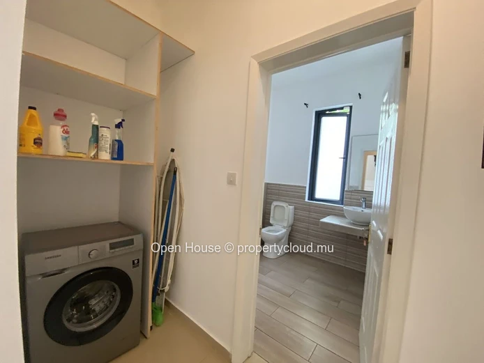 Villa meublée 3 chambres avec piscine à louer à Péreybère