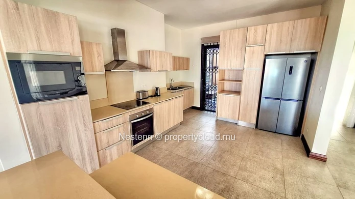 Elegant 4 bedroom seafront villa