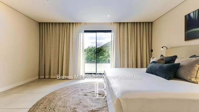 TAMARIN - Beachfront Duplex - 3 Bedrooms