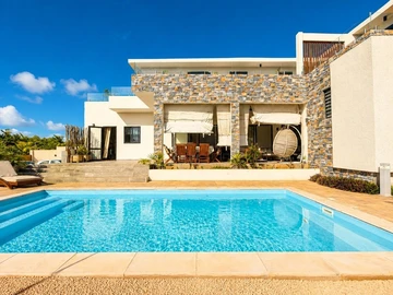4 Bedroom Villa