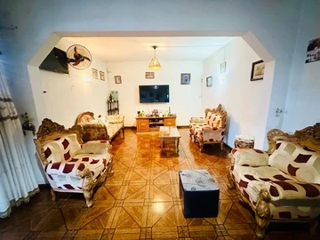 5 Bedroom House