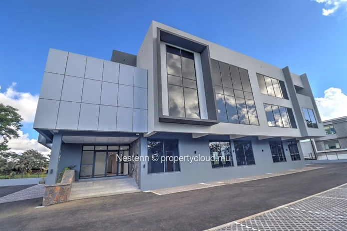 Immeuble emblématique au Vivea Business Park