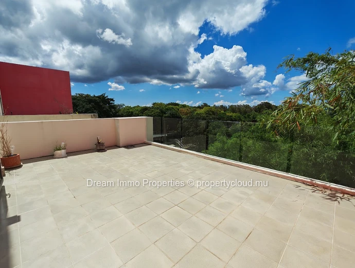 Location Superbe Penthouse En Duplex À Quatre Bornes – Ile Maurice