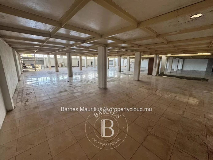 GOODLANDS - Warehouse - 1,415 m²