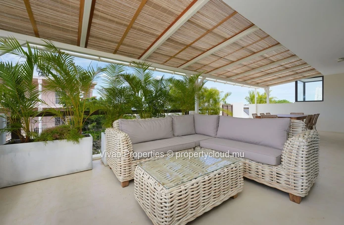 Luxury Penthouse with Stunning Views and Amenities in Mon Choisy - 158m², 3 en-suite Bedrooms, Communal Pool - 525 000€!