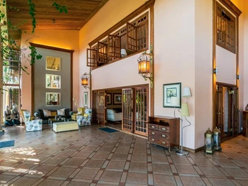 6 Bedroom Villa