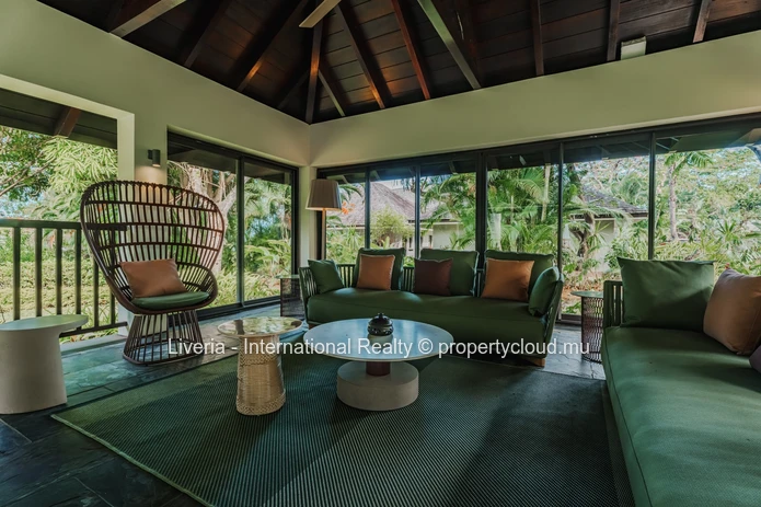 Beau Champ 4-Bed Luxury Villa with Pool - Foreign Buyers OK