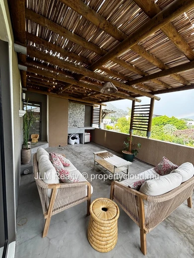 Superbe penthouse à louer à deux pas de la plage de La Preneuse, Rivière Noire, Île Maurice