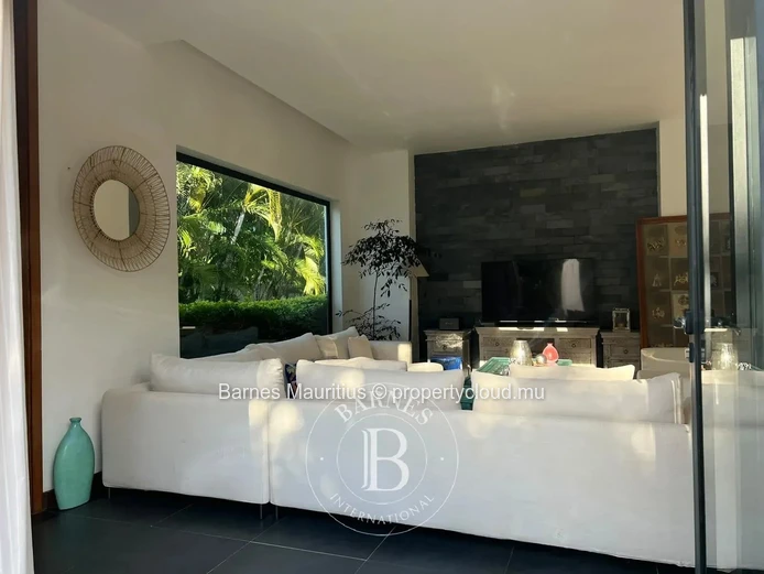 BAIN BŒUF – Villa Exclusive au Cœur d’un Jardin Tropical Luxuriant – 2 Chambres