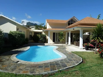 Elegant 4-Bedroom Home in a Prestigious Residential Complex
