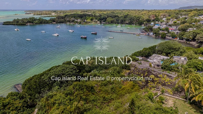 1280 m² plot in Trou d'Eau Douce, Mauritius