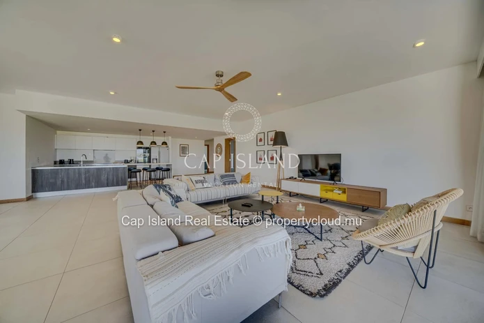 4 Bedroom Penthouse with Panoramic Sea View