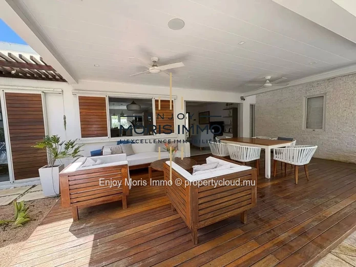 Grand Baie – Villa 3 Chambres Avec Piscine À Louer – Clos Du Littoral