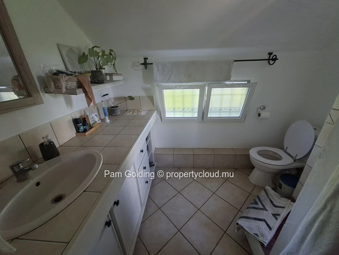 À Vendre – Charmante Villa de 220 m² à Calodyne