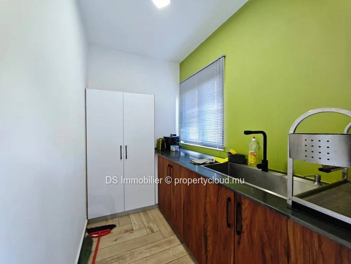 Villa À Vendre – Moderne Avec Piscine – Confort À Grand Baie- Nord