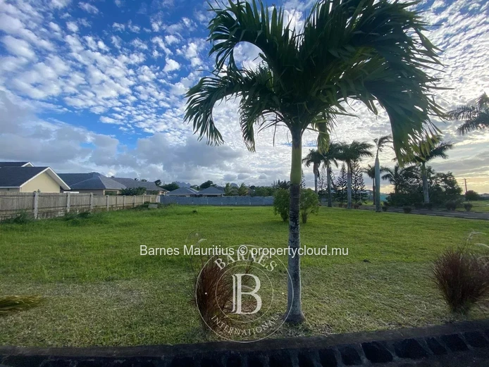 PAMPLEMOUSSES - Residential Land - 1,313m²