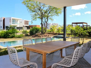 4 Bedroom Villa