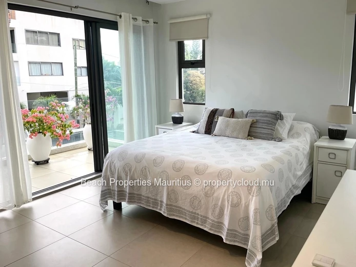 Open-Plan 3-Bed Apartment | Cleaning Included + Moments from the Beach
