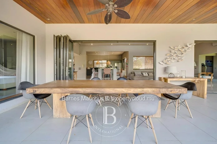 GRAND BAIE - Villa high standing - 5 bedrooms