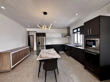 4 Bedroom Villa