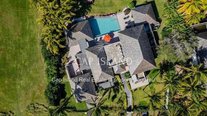 Anahita - Villa d'exception pieds dans l'eau, sur le golf