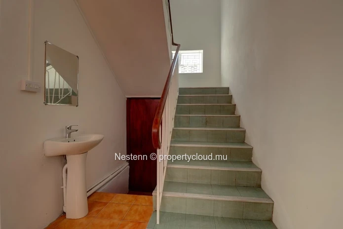 Maison fraîchement rénovée avec vue panoramique sur Port-Louis & les montagnes
