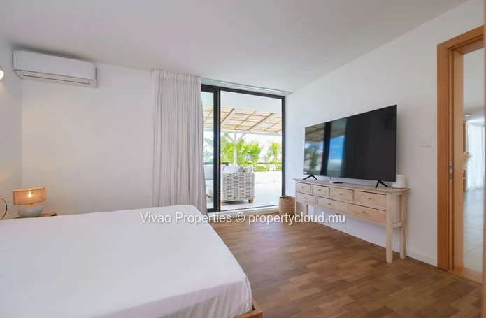 Luxury Penthouse with Stunning Views and Amenities in Mon Choisy - 158m², 3 en-suite Bedrooms, Communal Pool - 525 000€!