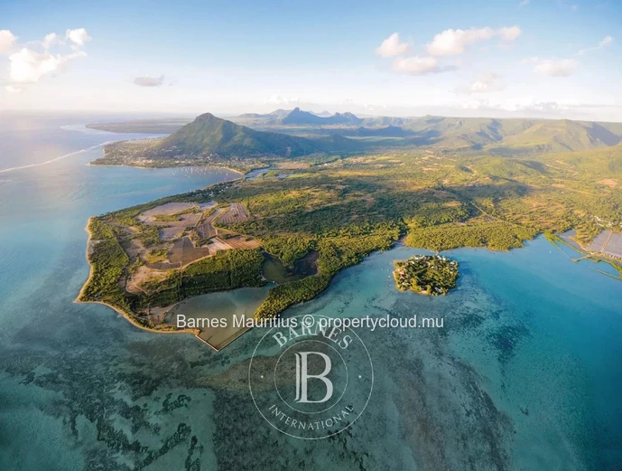 PETITE RIVIERE NOIRE - Off-plan - Residential development of 220 villas - sea view