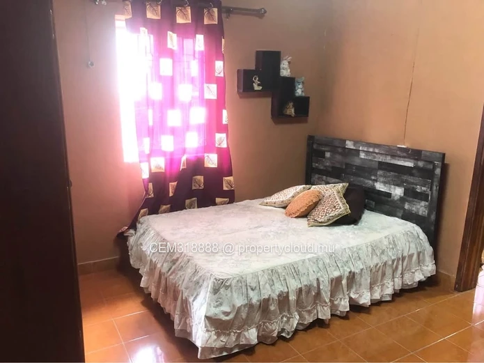 2 Bedrooms Furnished Apartment for Rent – Floréal 