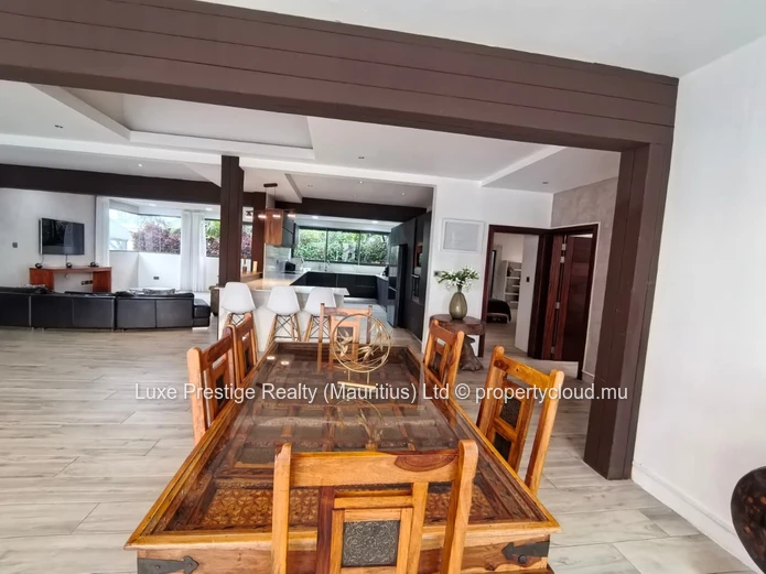 Villa de Luxe Meublée 5 Chambres à Louer à Grand Baie | Piscine Privée | Résidence Sécurisée