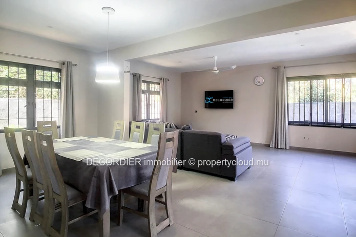 Modern house located 5 minutes from the beach