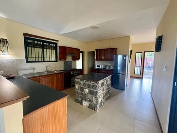4 Bedroom Villa