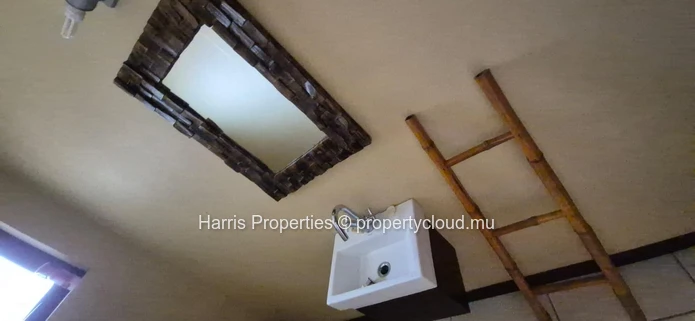 À vendre villa meublée avec studio indépendant à Péreybère (Mandat exclusif)