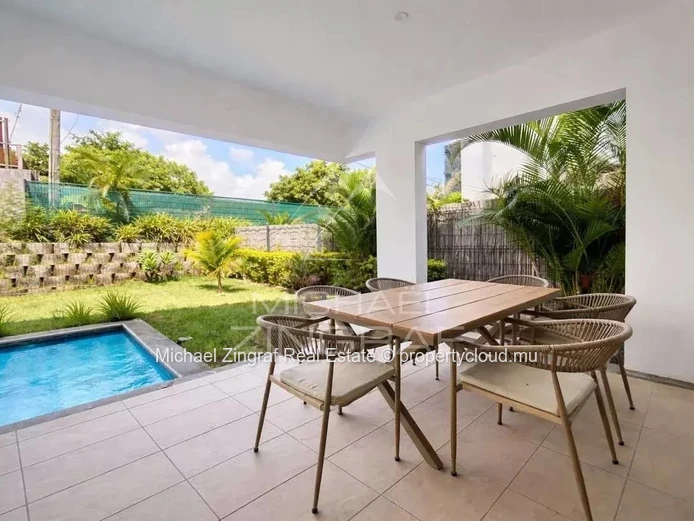 Duplex 3 Chambres à Rivière Noire - Un Art de Vivre Moderne avec Piscine Privée