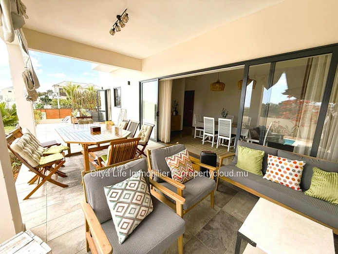Élégante Maison Meublée avec Vue Panoramique à Flic en Flac