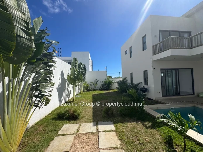 Villa Neuve Élégante À Péreybère Avec Chambres En Suite