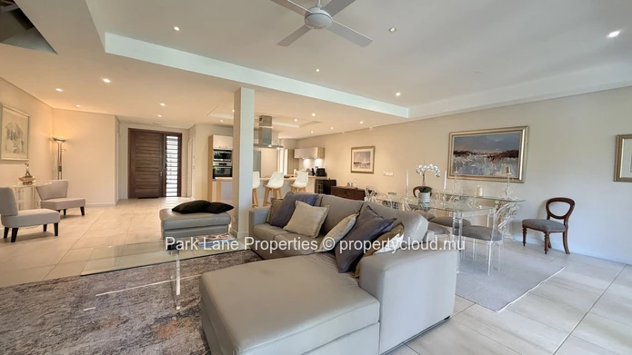 Bel Ancrage | Exceptional Furnished Duplex Villa with Private Pool and Mountain Views, La Balise