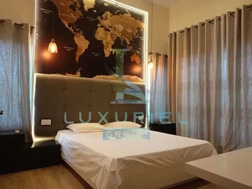 6 Bedroom Villa