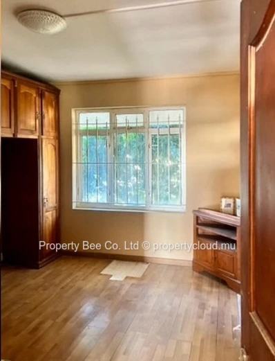 1st Floor Apartment: HillCrest Avenue / Corner of Avenue Des Dodos