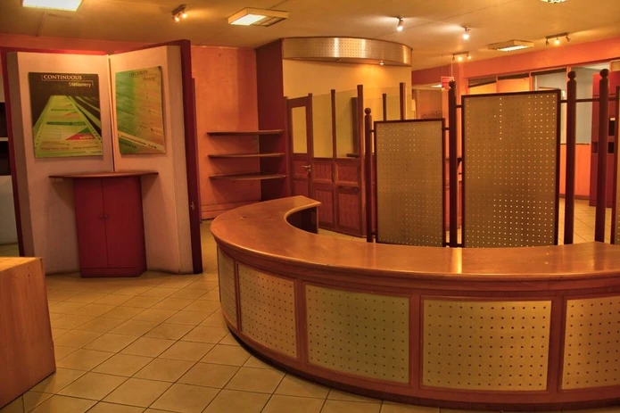 Traditional office of 115m² on second floor 