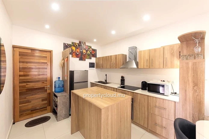 Flic-en-Flac, Mauritius: Magnificent, recently built 2-bedroom apartment with a large terrace, swimming pool, and jus...