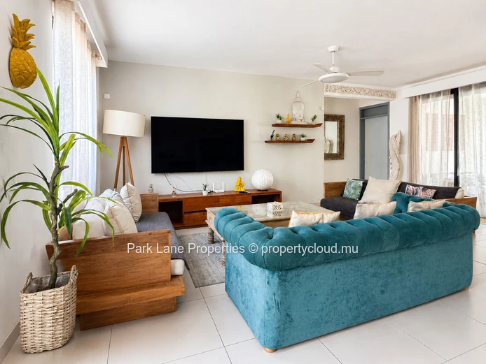 Charming Single-Storey 4-Bedroom Villa with Pool and Garden